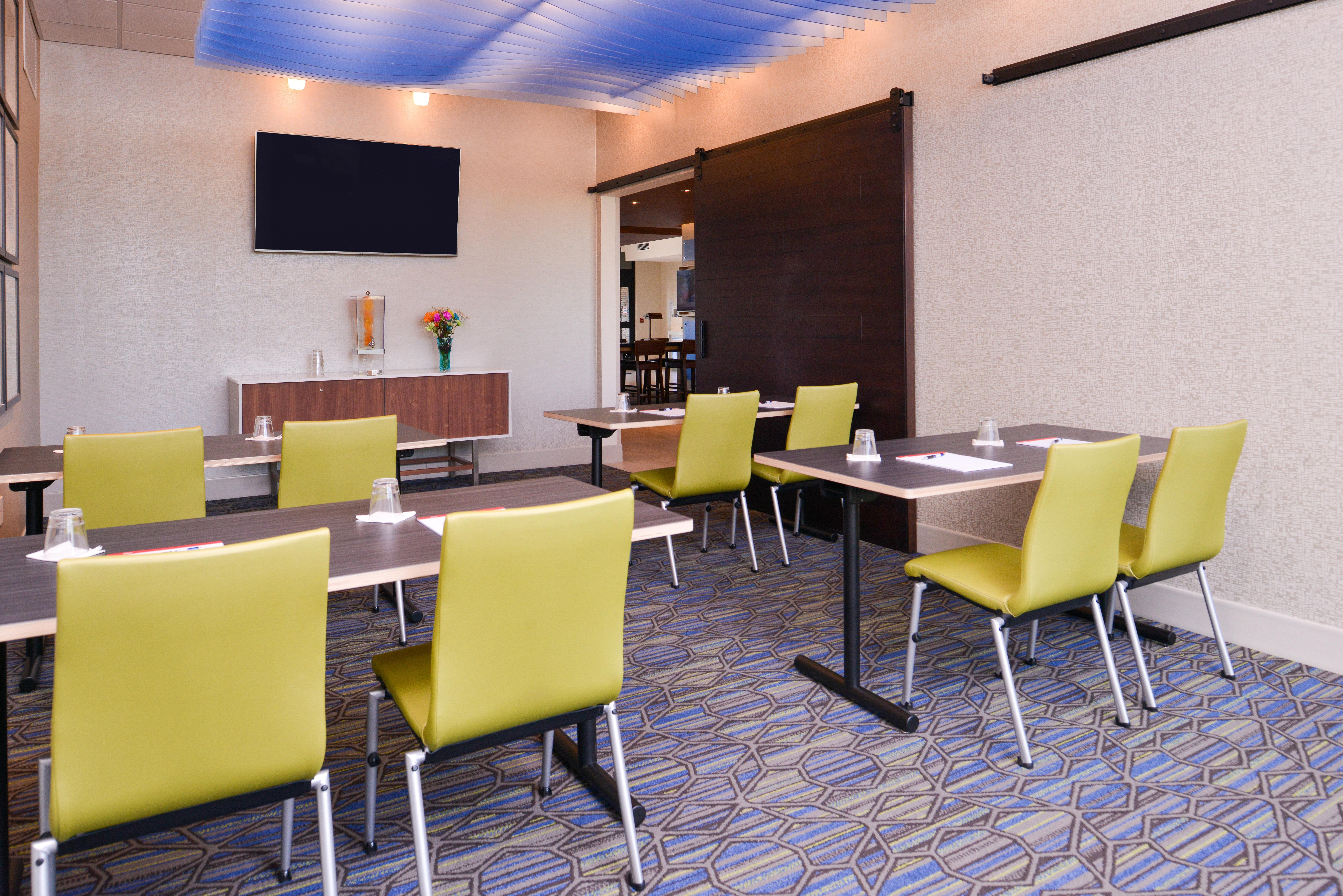 Holiday Inn Express & Suites - Olathe West By Ihg Exterior foto